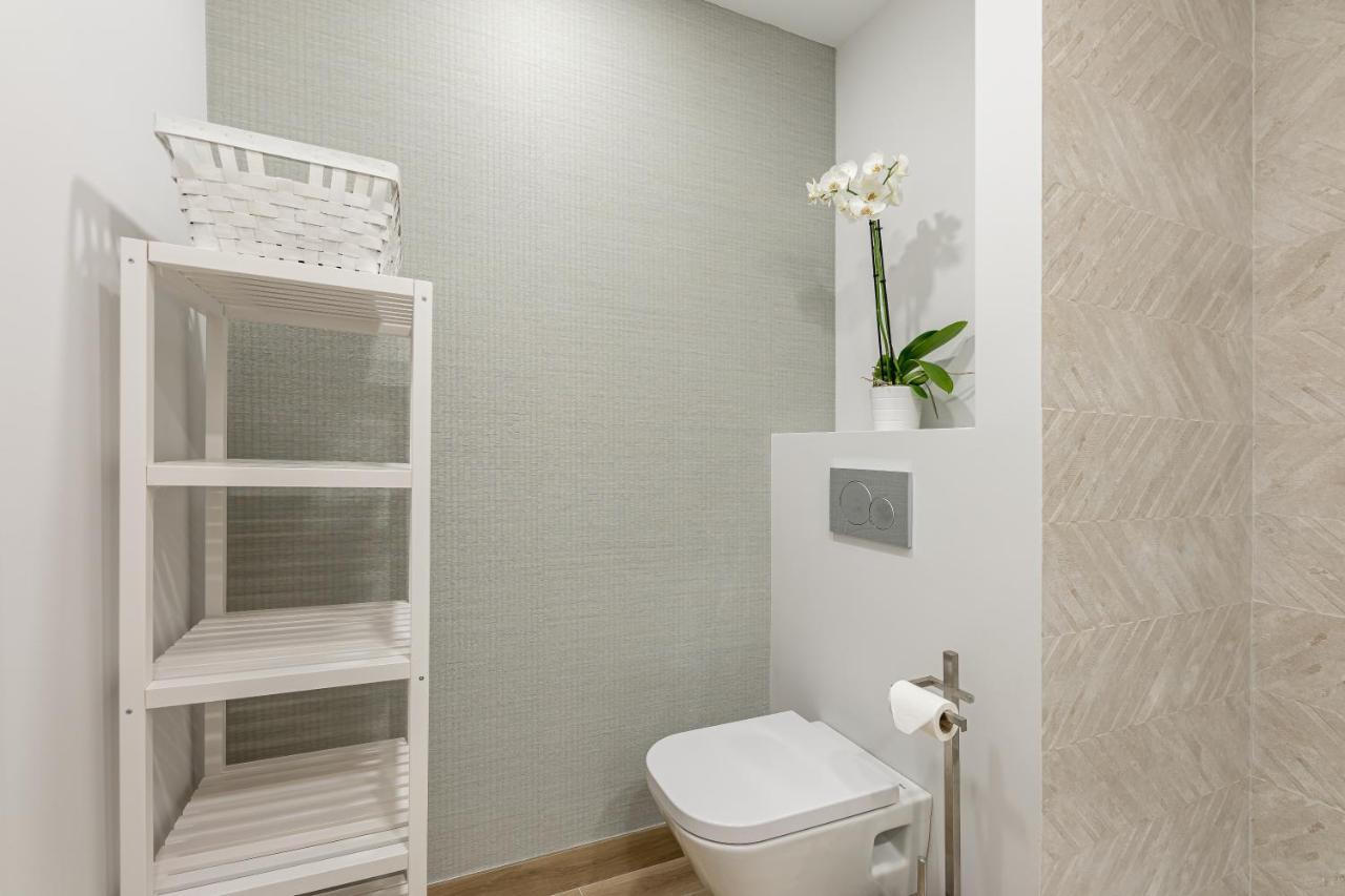 Brandnew Apartment By The Beach ماربيا المظهر الخارجي الصورة