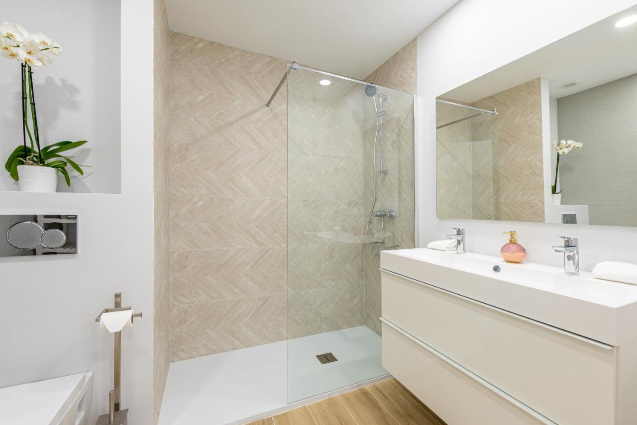 Brandnew Apartment By The Beach ماربيا المظهر الخارجي الصورة